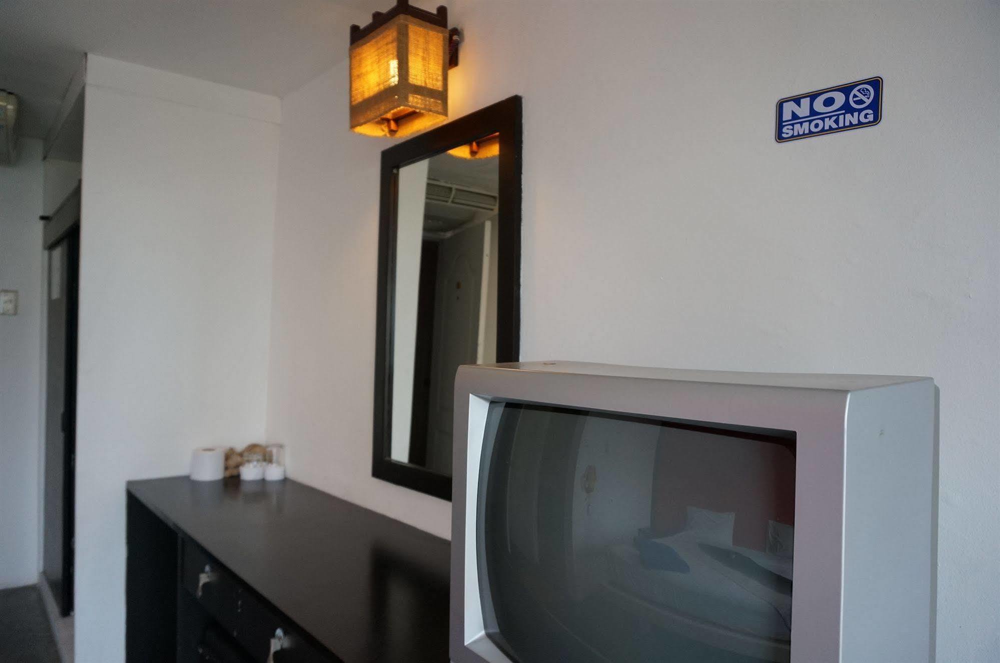 Sand Inn Hotel Hua Hin Bagian luar foto
