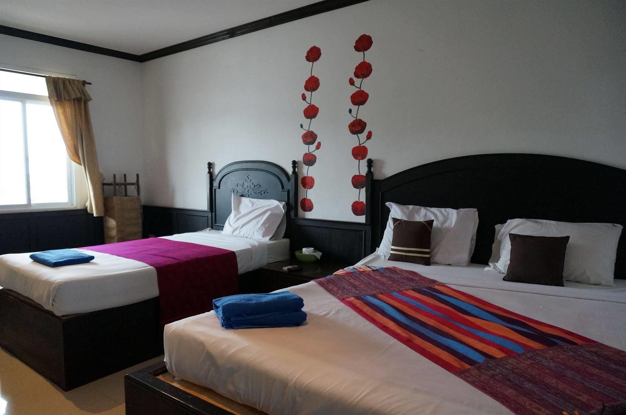 Sand Inn Hotel Hua Hin Bagian luar foto