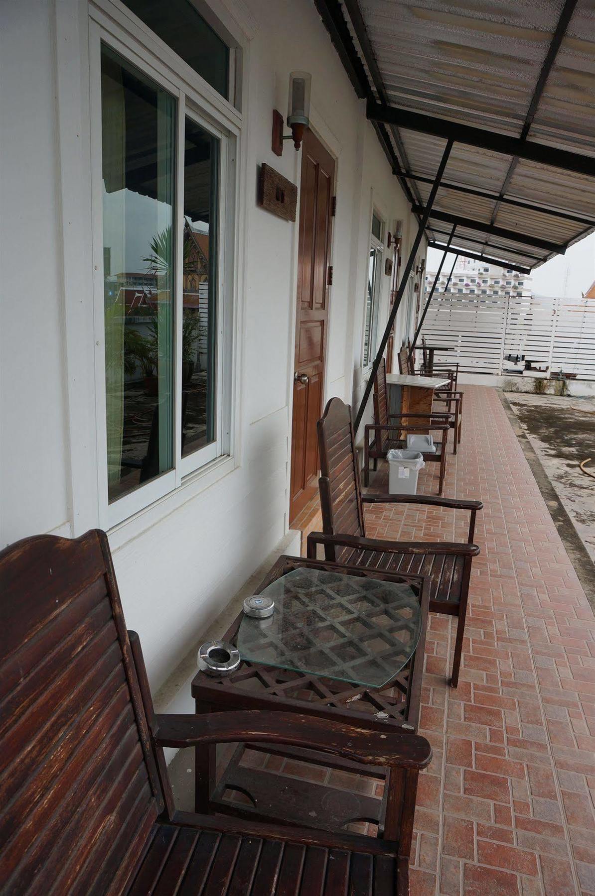 Sand Inn Hotel Hua Hin Bagian luar foto
